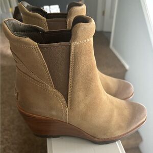 Sorel After Hours Chelsea boots